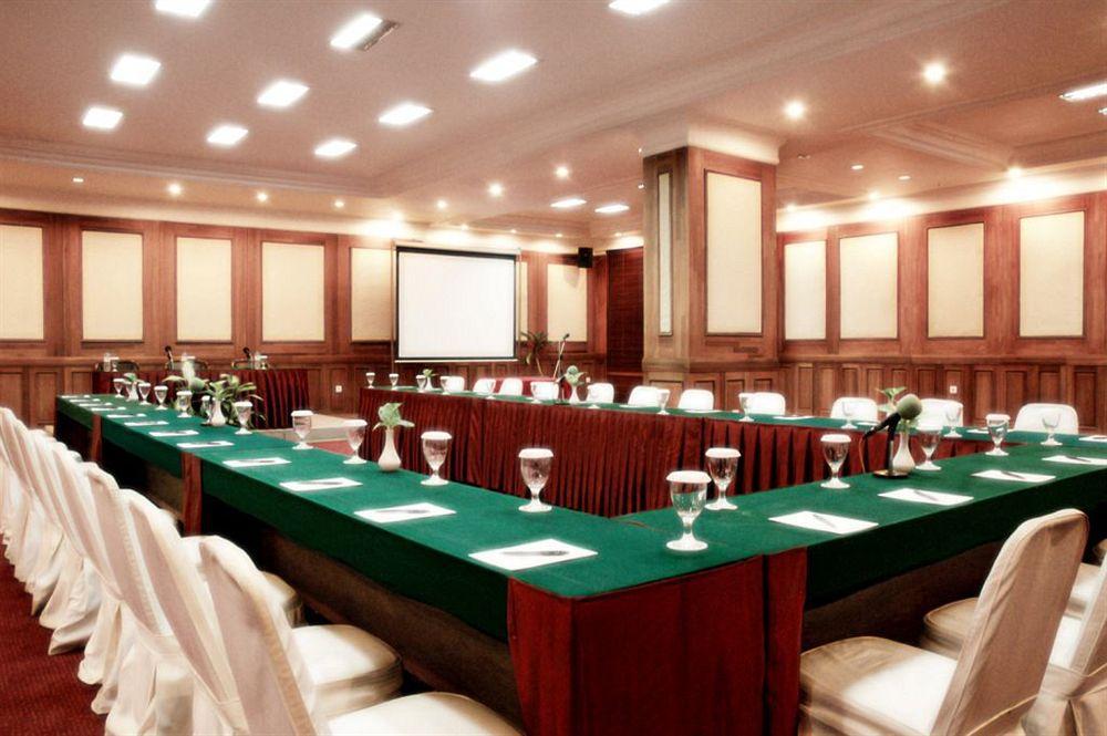 Singgasana Hotel 马卡萨 外观 照片