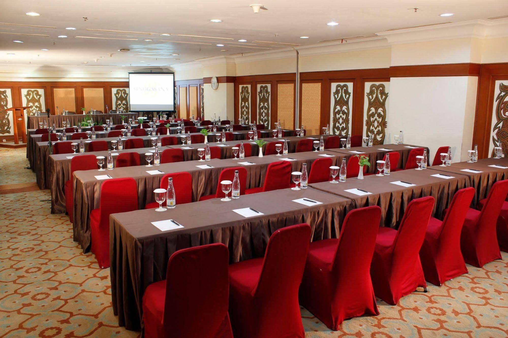 Singgasana Hotel 马卡萨 外观 照片