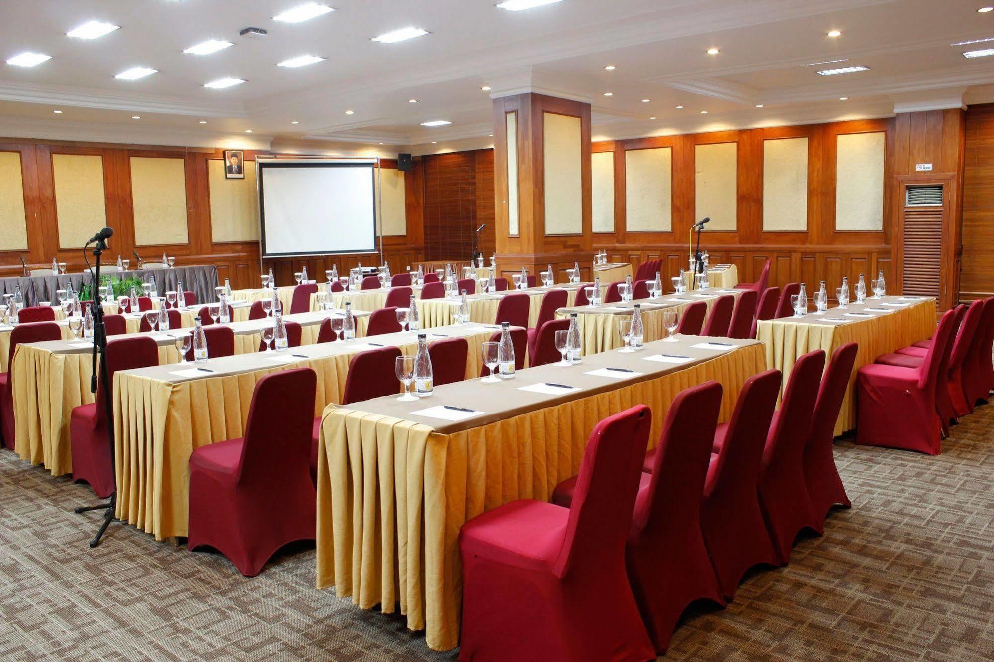 Singgasana Hotel 马卡萨 外观 照片