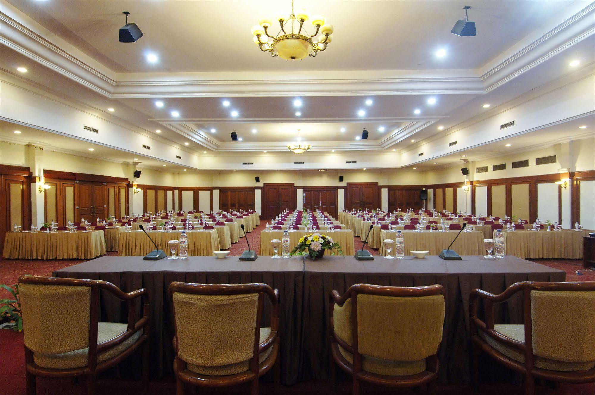 Singgasana Hotel 马卡萨 外观 照片