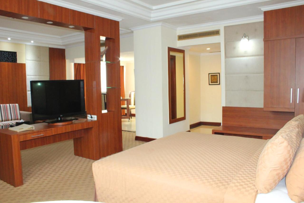 Singgasana Hotel 马卡萨 外观 照片